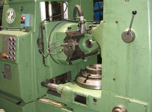 Pfauter P-400 Vertical gear hobbing machine