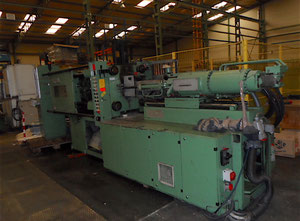 Engel ES 700/200 Injection moulding machine