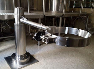 Hydraulic elevator for drums used
