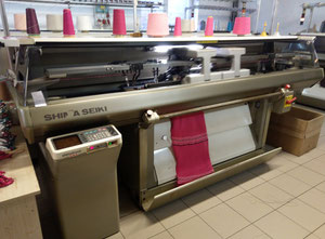 Shima Seiki flat knitting machine, SES 124S