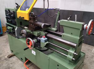 Pinacho L1/225 lathe
