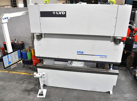 LVD PPCB 200 ton x 3100 mm CNC P230130031