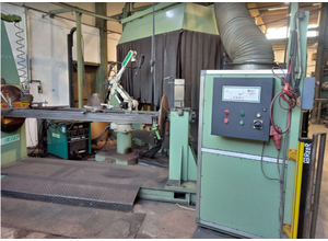 3-axis welding station including 6-axis robotic arm