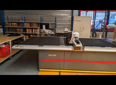Vector Ix LECTRA VECTOR iX (VT-FA-IX-72) Automated cutting machine Used machines ...