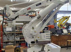 Robot industriel ABB IRB 660