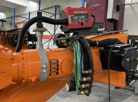 KUKA KR210-2 2000 P240126119