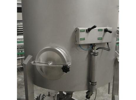 Storage silo with mixer 2,500 liters P240510308