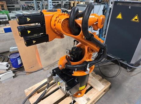 Kuka KR16 C Ceiling P240618083