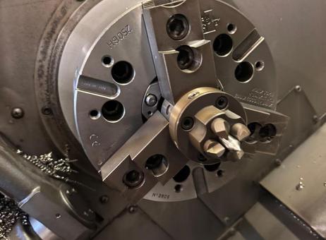 OKUMA LB400M P240703964