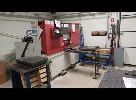 Behringer Automatic bandsaw P250228030