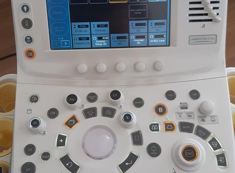 Hitachi ALOKA ARIETTA v70 P250506070
