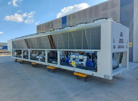 HITEMA INTERNATIONAL Your partner for advanced industrial cooling: chillers, heat pumps, and CDUs designed for performance P250609116