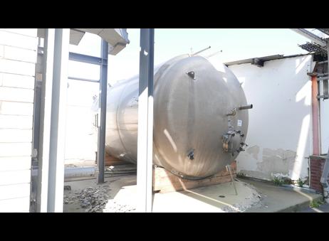 u 32,000 liter storage tank P250624094