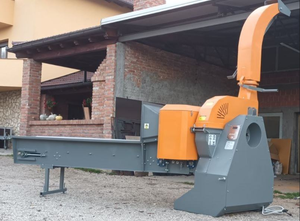 Heavy-Duty Industrial Wood and Branch Chipper SD Series