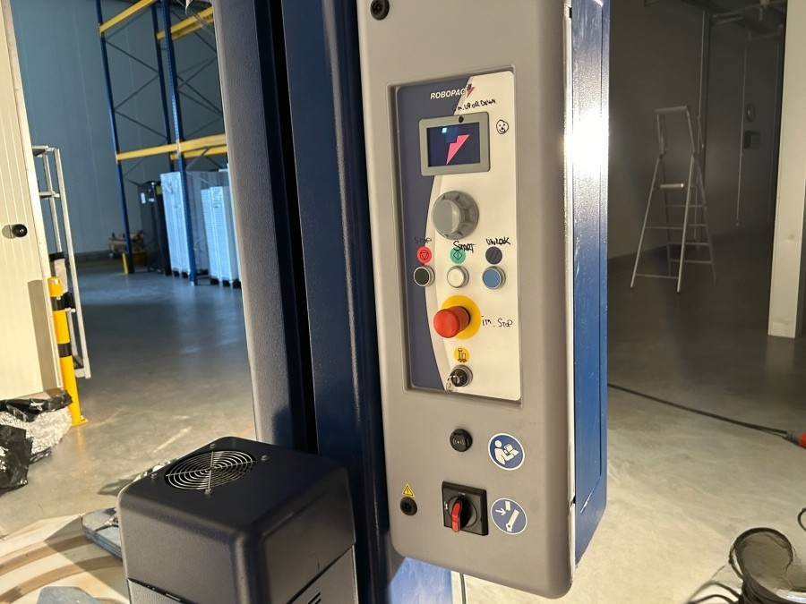 Machine's specifications - Robopac MASTERPLAT PLUS TP3 PG3 Used ...