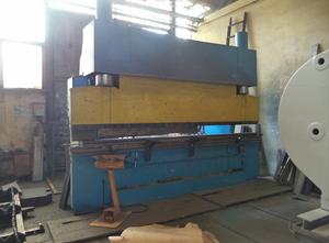 PVM AP 3100-200 Press brake