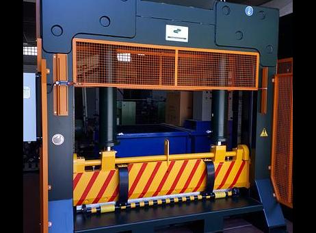 GERMANPLAST SRL GUILLOTINE REEL SLITTER P251023962