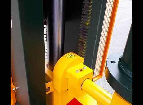 GERMANPLAST SRL GUILLOTINE REEL SLITTER P251023962