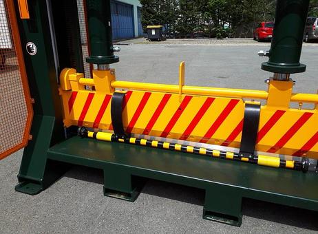 GERMANPLAST SRL GUILLOTINE REEL SLITTER P251023962