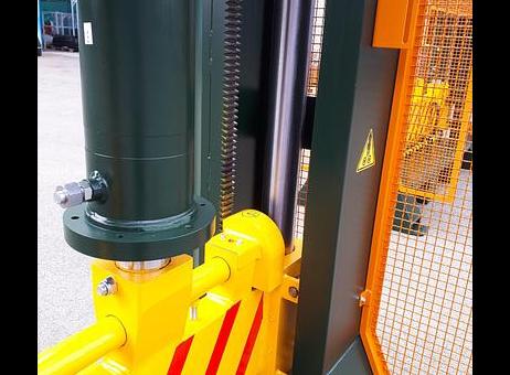 GERMANPLAST SRL GUILLOTINE REEL SLITTER P251023962