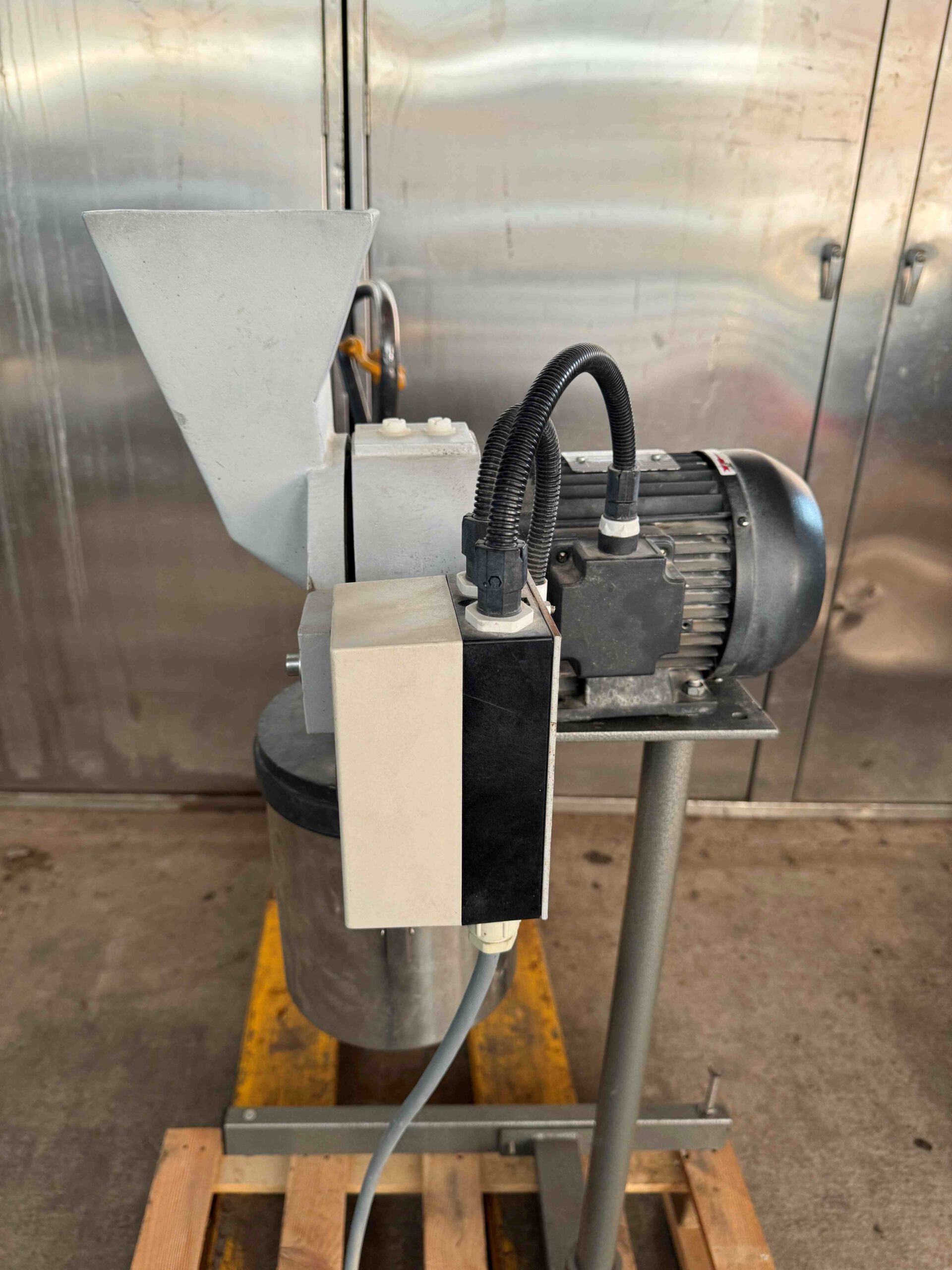 Retsch Dusting Machine Machine's specifications - Retsch SK 100 Used machines - Exapro