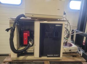 Zeeman Varian SpectrAA 220 atomic absorption spectrometer + GTA 110 and SPS 5