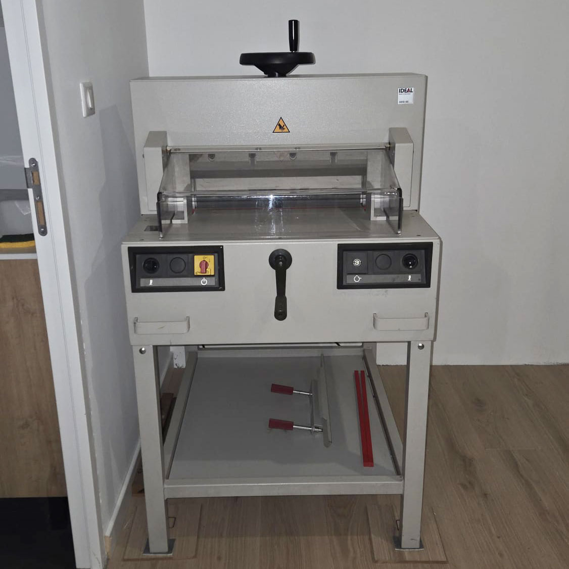 IDEAL 4810-95 Paper guillotine Used machines - Exapro