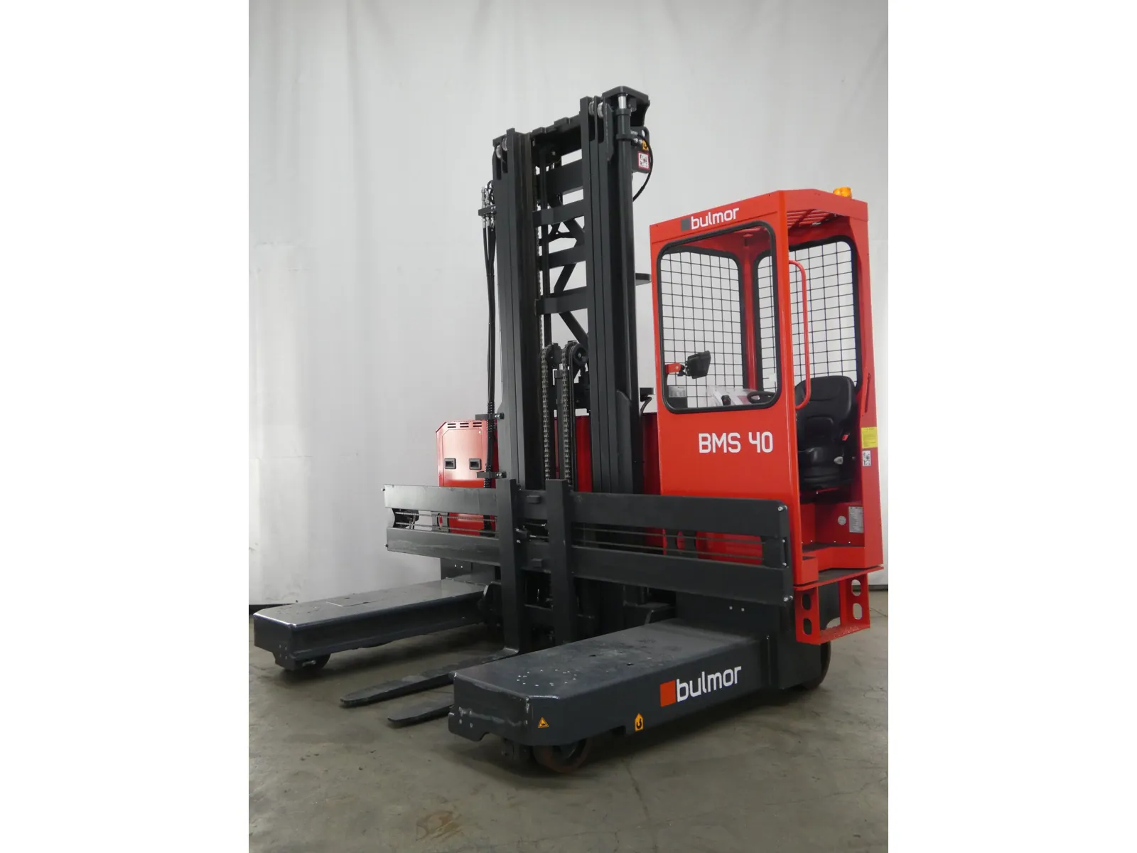 Online Auction: Industrial Trucks - Forklifts & Warehouse Equipment