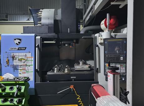 DOOSAN DN SOLUTIONS DNM 5700 P260311028