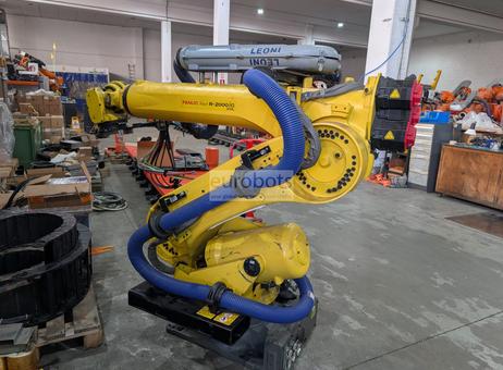 Fanuc R-2000iC/210L P2603131076