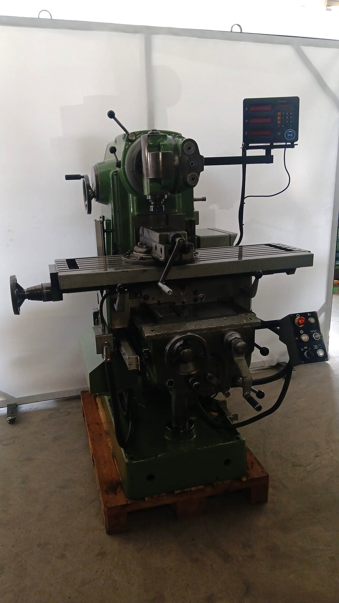 SCHAUBLIN 53 N Universal milling machine Used machines - Kitmondo