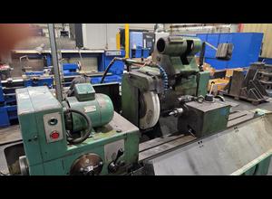 TOS Hostivař BHU 40/1000 Cylindrical grinding machine