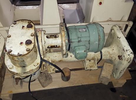 VEB Ratiobau Pumpe P260430183
