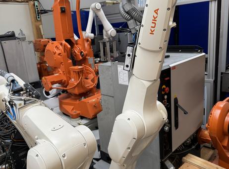 KUKA KR10 R1100-2 / SEL KRC4 P260513238