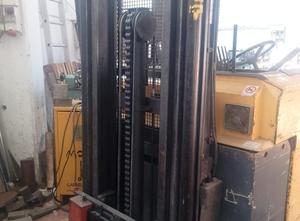 Electric forklift