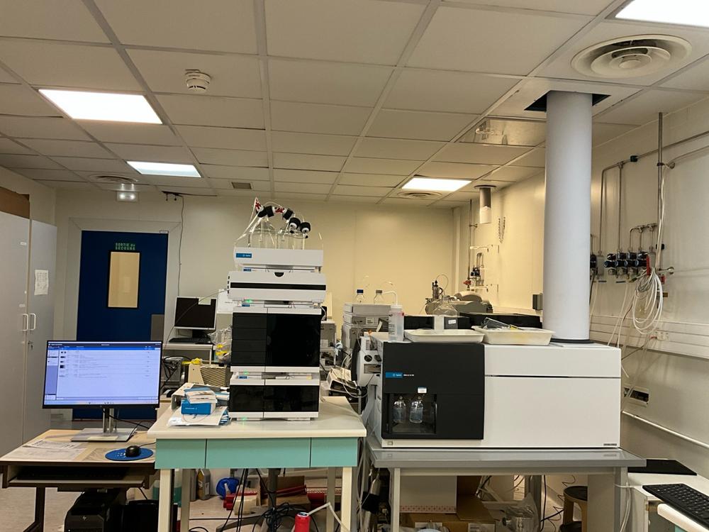 Online Auction: Closure of Oroxcell Laboratories