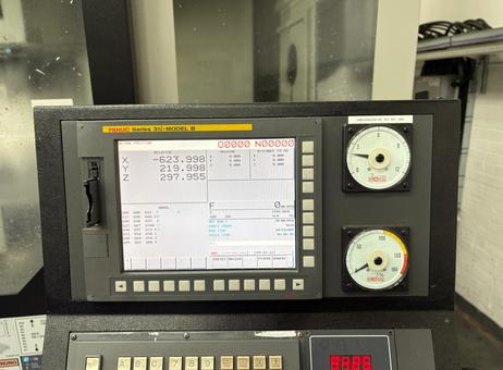 QUASER VERTICAL CNC MACHINING CENTRE MV204P P260703097
