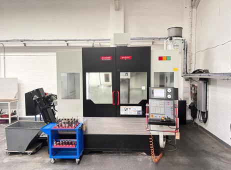 QUASER VERTICAL CNC MACHINING CENTRE MV204P P260703097