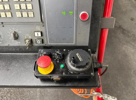 QUASER VERTICAL CNC MACHINING CENTRE MV204P P260703097