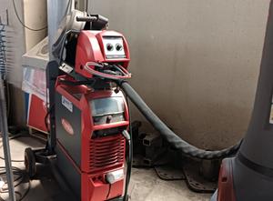Omron Easy Arc welding cobot with Fronius TPS 400i welder