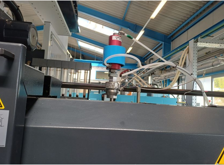 Sumitomo DEMAG IntElect2 350/850-2200 mit Robotersystem P260727027