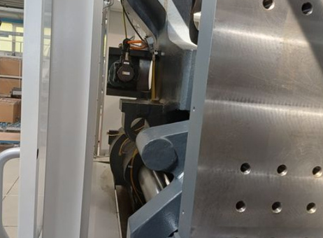 Sumitomo DEMAG IntElect2 350/850-2200 mit Robotersystem P260727027