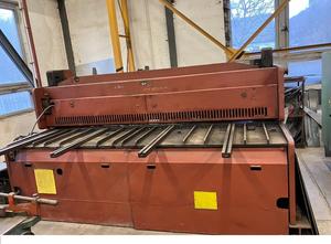 Strojárne Piesok NTE 3150/10 Hydraulic guillotine shear