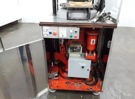 Manesty BB4 - 35 station  Dual sided press BB-4 P260826136
