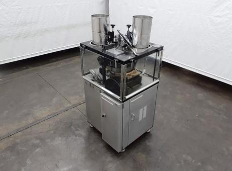 Manesty BB4 - 35 station  Dual sided press BB-4 P260826136