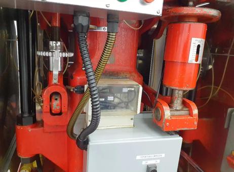 Manesty BB4 - 35 station  Dual sided press BB-4 P260826136