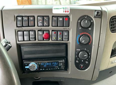 Renault Lander 450 8x4 P261001201