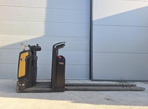Caterpillar N020NE Electric forklift