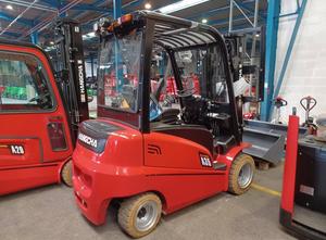 Hangcha A4W35 Electric forklift