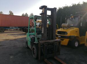Caterpillar GP30N Electric forklift